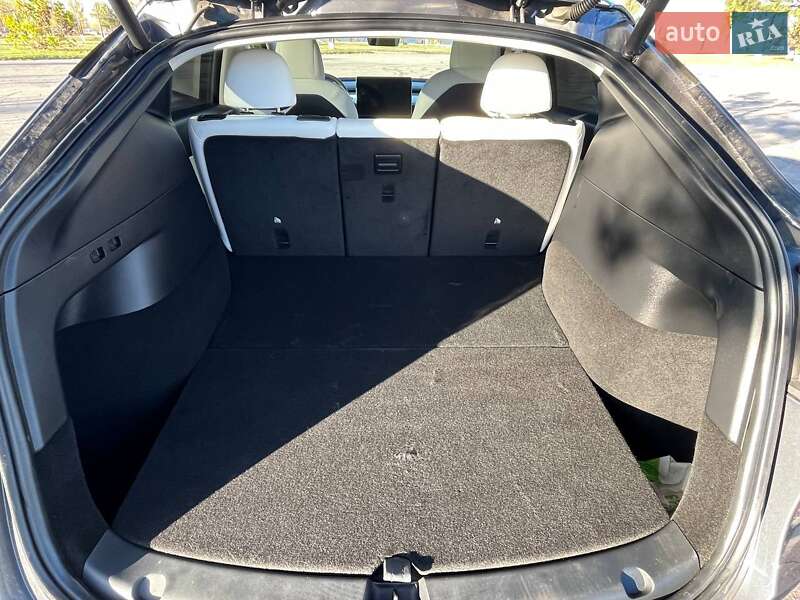 Позашляховик / Кросовер Tesla Model Y 2022 в Кам'янському
