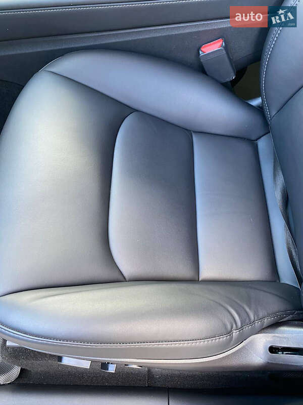 Позашляховик / Кросовер Tesla Model Y 2022 в Києві