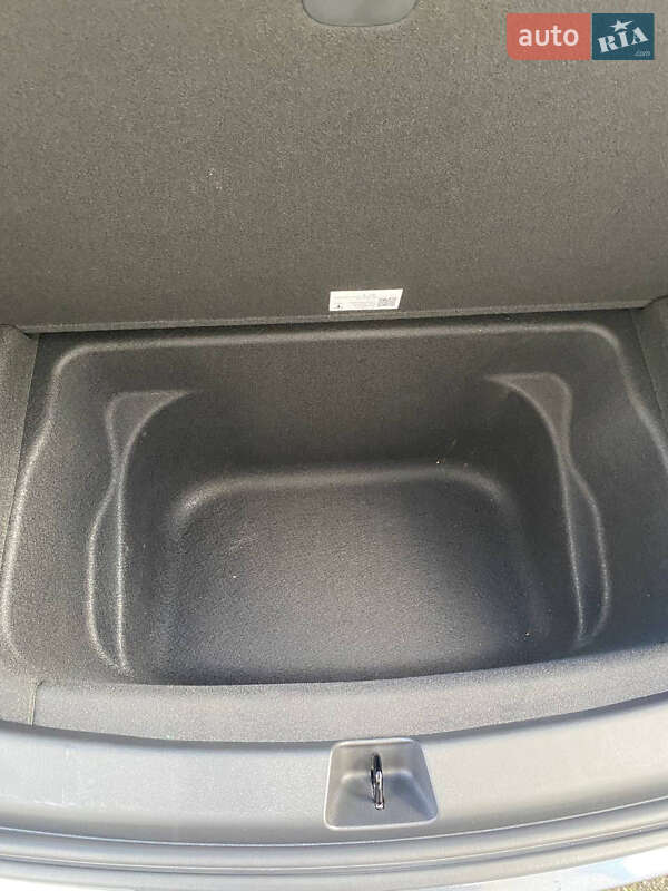 Позашляховик / Кросовер Tesla Model Y 2022 в Києві