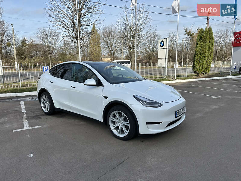 Позашляховик / Кросовер Tesla Model Y 2022 в 