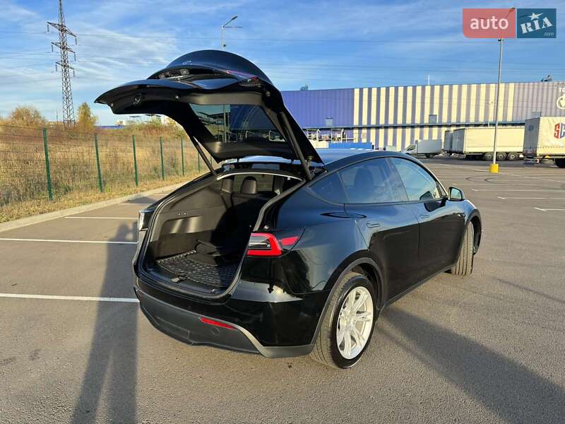 Внедорожник / Кроссовер Tesla Model Y 2020 в Ровно