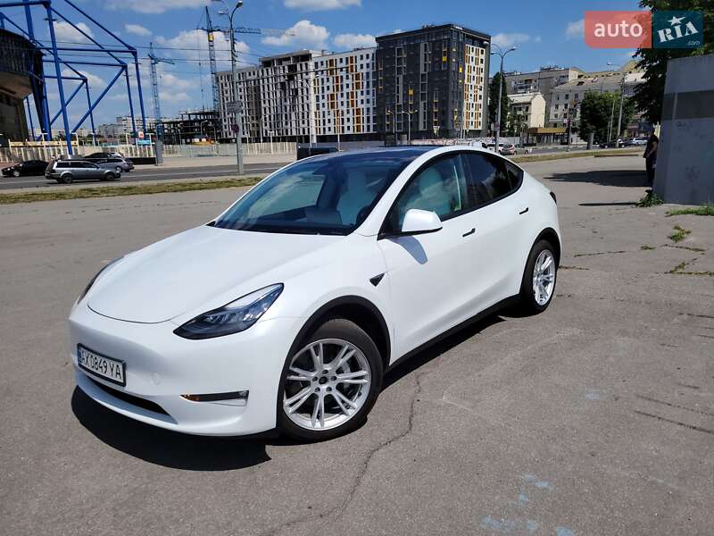 Позашляховик / Кросовер Tesla Model Y 2021 в Харкові