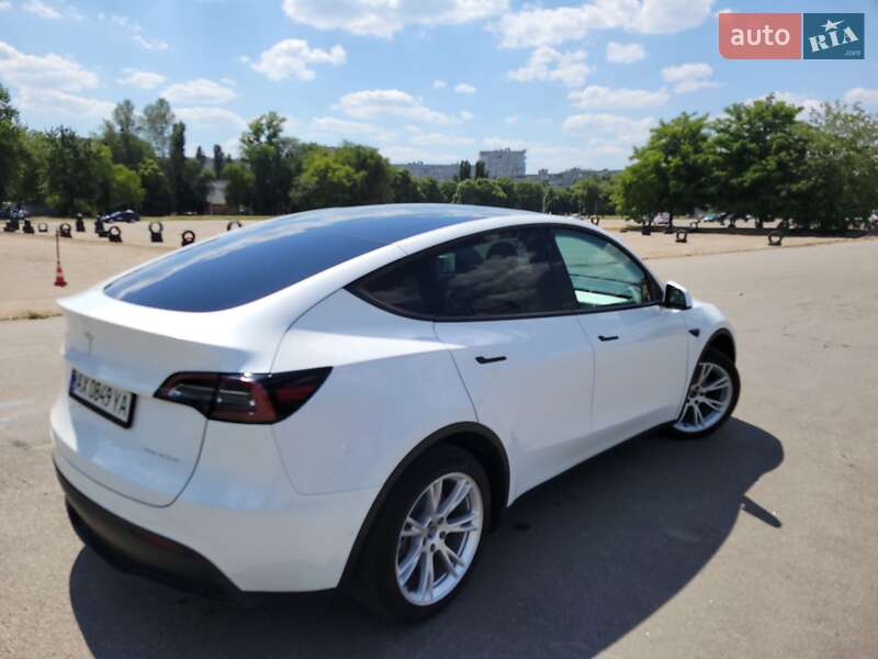 Позашляховик / Кросовер Tesla Model Y 2021 в Харкові