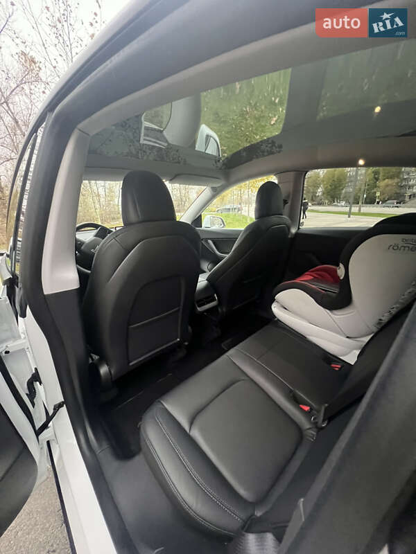 Внедорожник / Кроссовер Tesla Model Y 2020 в Днепре