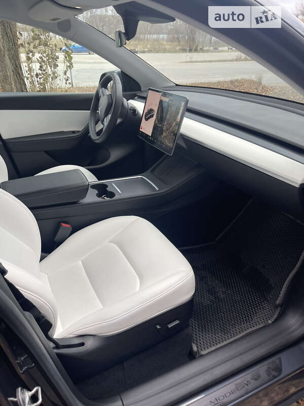 Внедорожник / Кроссовер Tesla Model Y 2022 в Днепре