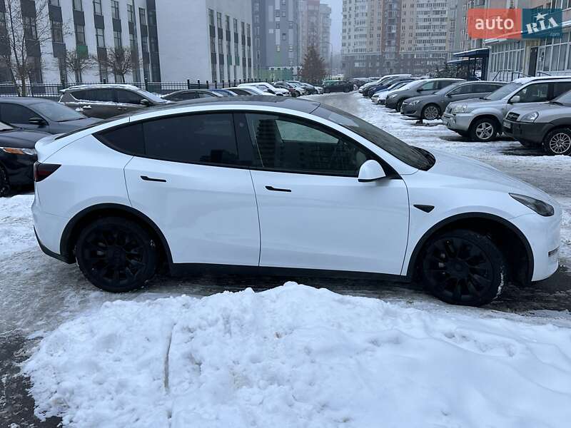 Внедорожник / Кроссовер Tesla Model Y 2022 в Киеве