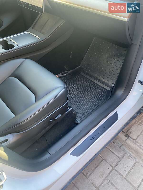 Внедорожник / Кроссовер Tesla Model Y 2022 в Днепре фото 17 Внедорожник / Кроссовер Tesla Model Y 2022 в Днепре
