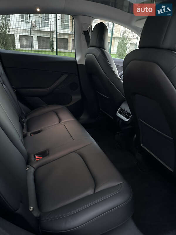 Внедорожник / Кроссовер Tesla Model Y 2021 в Днепре