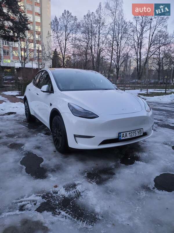 Tesla Model Y 2022