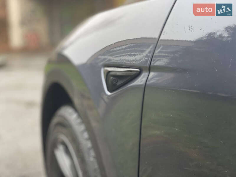 Внедорожник / Кроссовер Tesla Model Y 2021 в Киеве