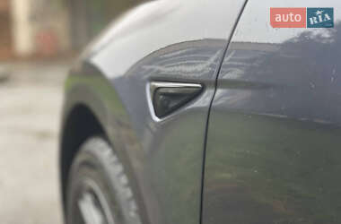 Внедорожник / Кроссовер Tesla Model Y 2021 в 