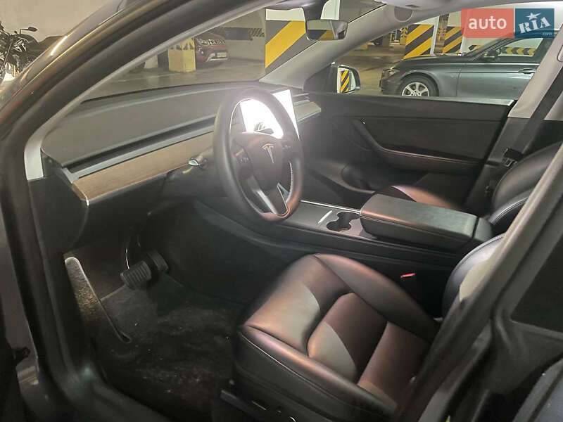 Внедорожник / Кроссовер Tesla Model Y 2021 в Киеве