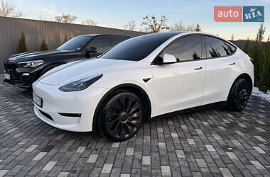 Внедорожник / Кроссовер Tesla Model Y 2022 в Киеве
