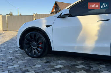 Внедорожник / Кроссовер Tesla Model Y 2022 в Киеве