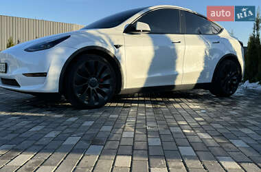 Внедорожник / Кроссовер Tesla Model Y 2022 в Киеве