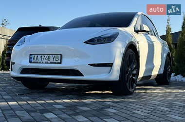 Внедорожник / Кроссовер Tesla Model Y 2022 в Киеве