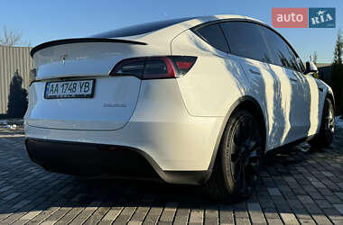 Внедорожник / Кроссовер Tesla Model Y 2022 в Киеве