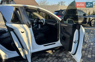 Внедорожник / Кроссовер Tesla Model Y 2022 в Киеве