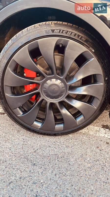 Внедорожник / Кроссовер Tesla Model Y 2022 в Львове
