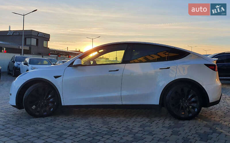 Внедорожник / Кроссовер Tesla Model Y 2021 в Мукачево