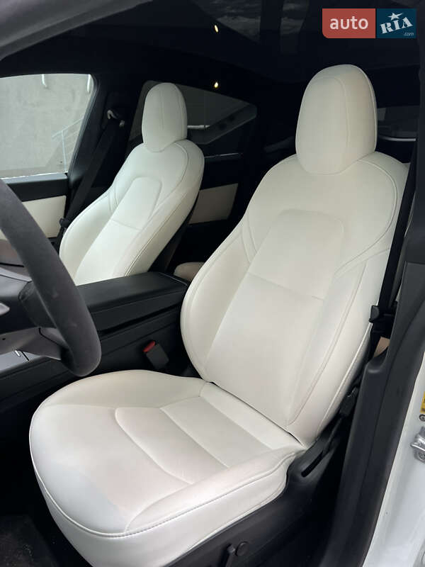 Внедорожник / Кроссовер Tesla Model Y 2020 в Киеве
