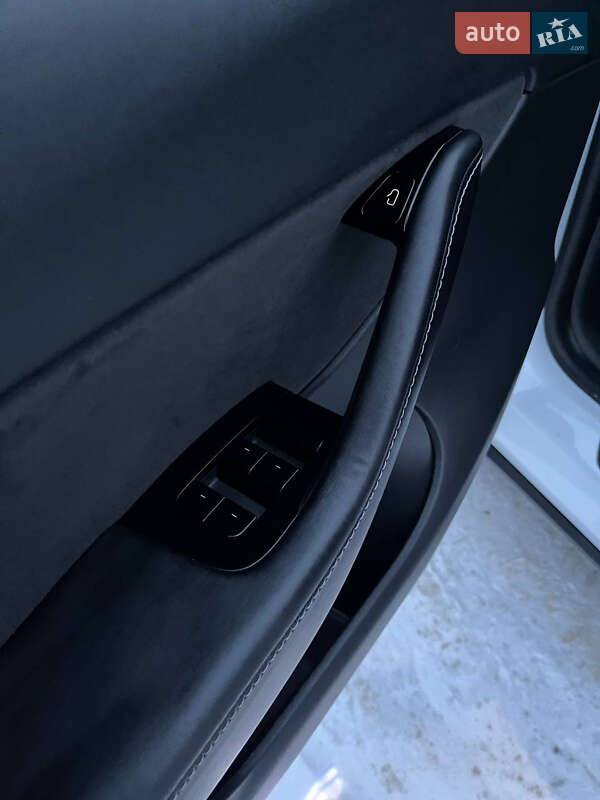 Внедорожник / Кроссовер Tesla Model Y 2020 в Косове