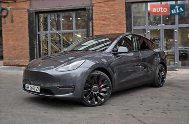 Внедорожник / Кроссовер Tesla Model Y 2023 в 