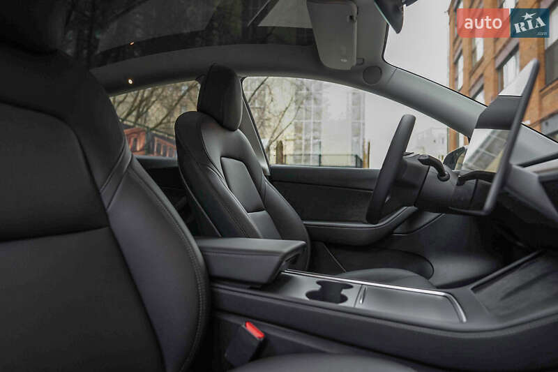 Внедорожник / Кроссовер Tesla Model Y 2023 в Киеве