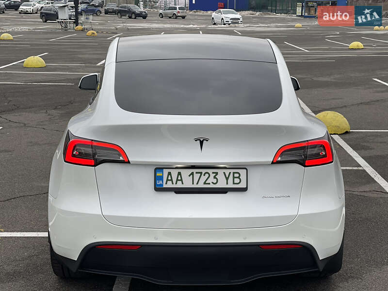 Внедорожник / Кроссовер Tesla Model Y 2020 в Киеве