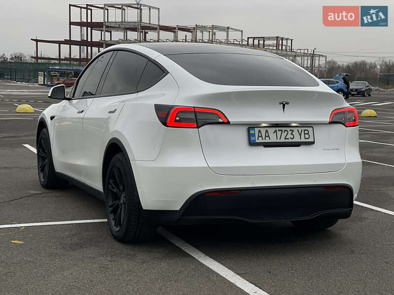 Внедорожник / Кроссовер Tesla Model Y 2020 в Киеве