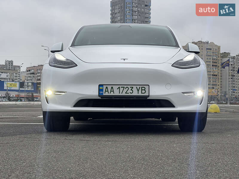 Внедорожник / Кроссовер Tesla Model Y 2020 в Киеве