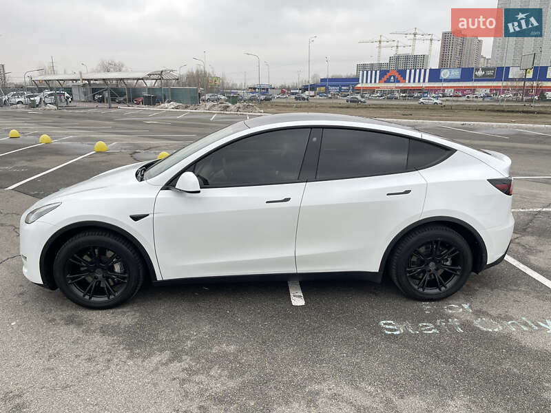 Внедорожник / Кроссовер Tesla Model Y 2020 в Киеве