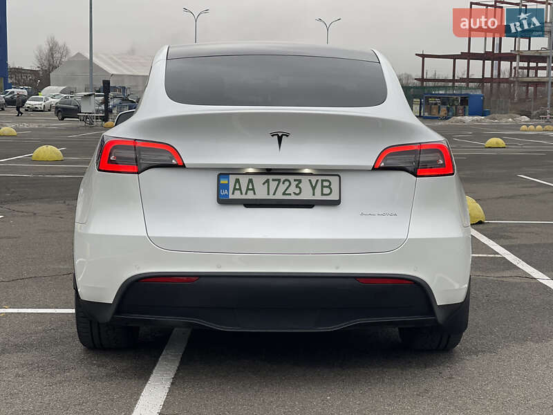 Внедорожник / Кроссовер Tesla Model Y 2020 в Киеве