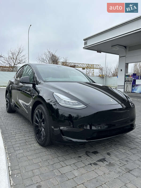 Tesla Model Y 2021