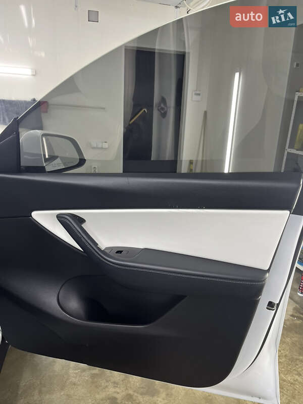 Внедорожник / Кроссовер Tesla Model Y 2020 в Харькове