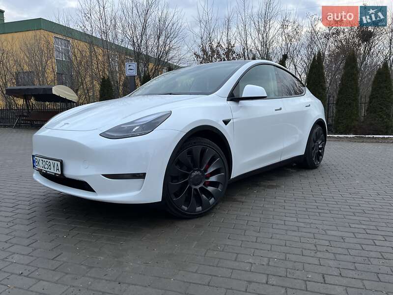Внедорожник / Кроссовер Tesla Model Y 2023 в Ровно