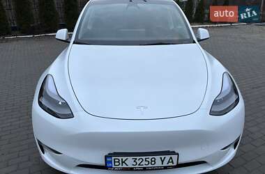 Внедорожник / Кроссовер Tesla Model Y 2023 в Ровно