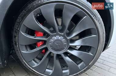 Внедорожник / Кроссовер Tesla Model Y 2023 в Ровно