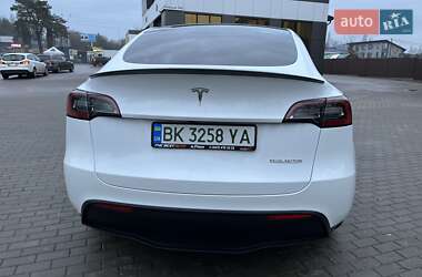 Внедорожник / Кроссовер Tesla Model Y 2023 в Ровно