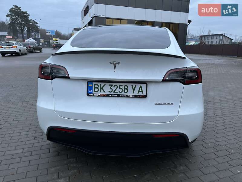 Внедорожник / Кроссовер Tesla Model Y 2023 в Ровно