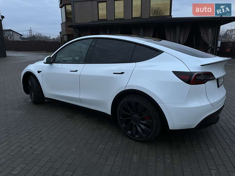 Внедорожник / Кроссовер Tesla Model Y 2023 в Ровно