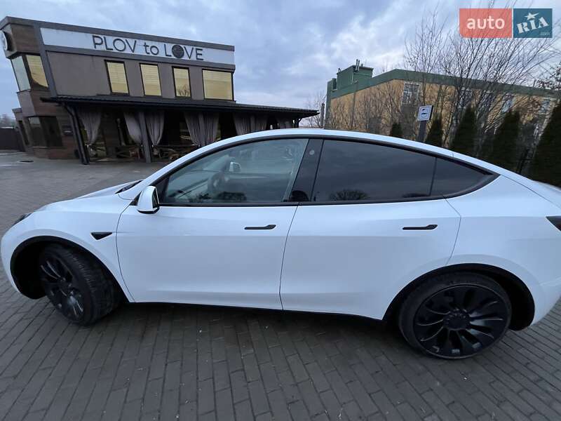 Внедорожник / Кроссовер Tesla Model Y 2023 в Ровно