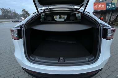 Внедорожник / Кроссовер Tesla Model Y 2023 в Ровно