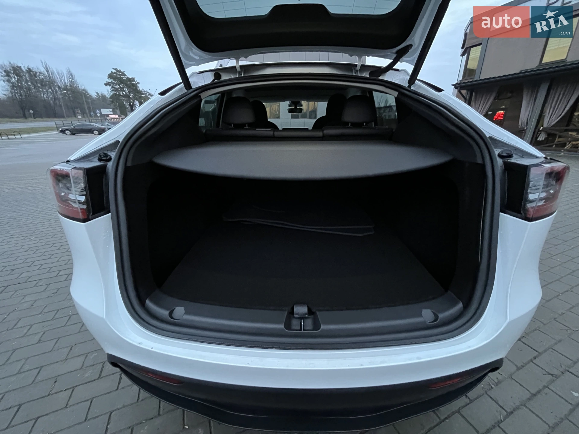 2023 Tesla Model Y - мініатюра 32