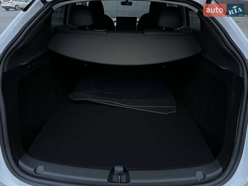 Внедорожник / Кроссовер Tesla Model Y 2023 в Ровно