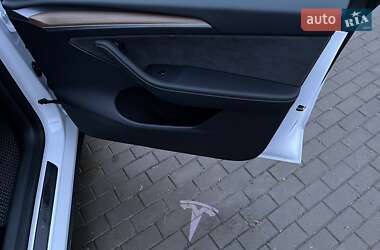 Внедорожник / Кроссовер Tesla Model Y 2023 в Ровно