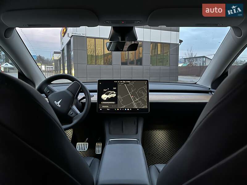 Внедорожник / Кроссовер Tesla Model Y 2023 в Ровно