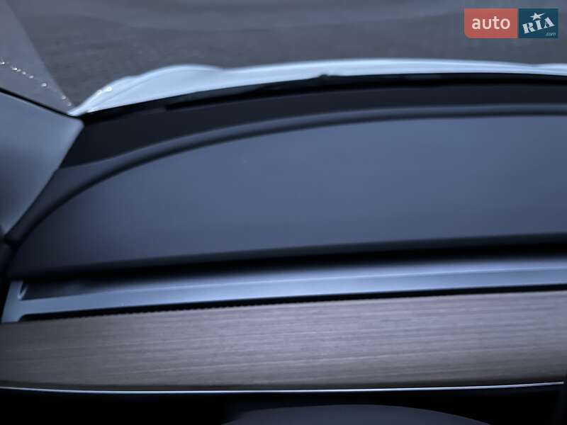 Внедорожник / Кроссовер Tesla Model Y 2023 в Ровно