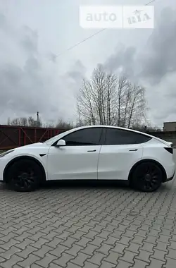 Tesla Model Y 2021