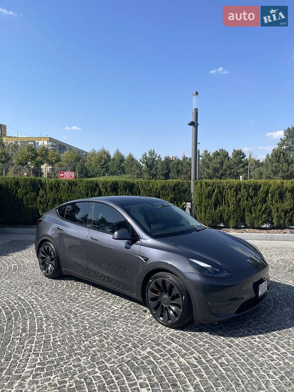 Позашляховик / Кросовер Tesla Model Y 2021 в Дніпрі